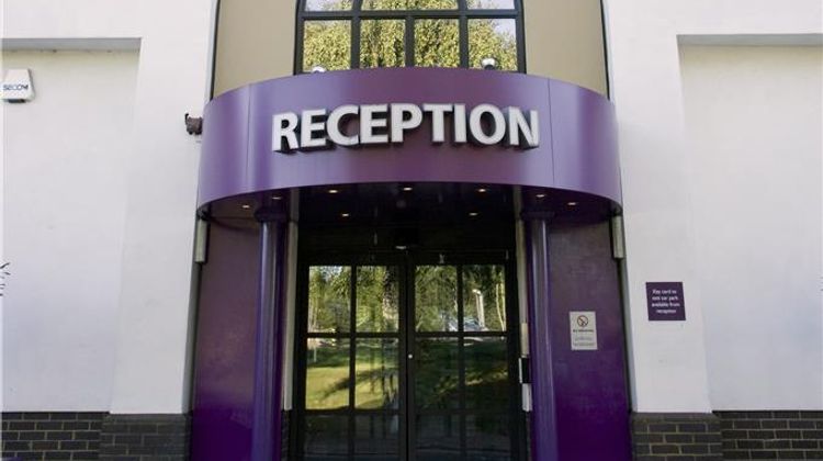 Premier Inn South Mimms Exterior