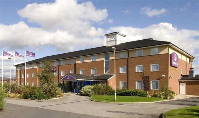 Premier Inn Wakefield South (M1, Jct 39) Exterior
