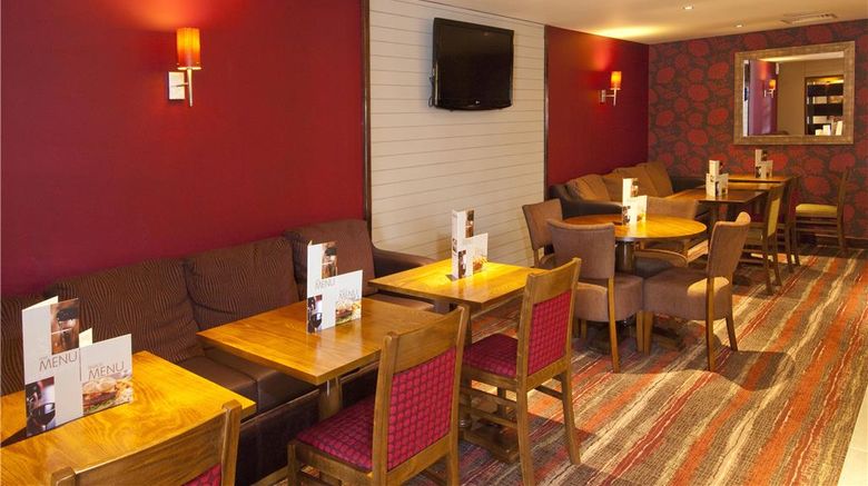 <b>Premier Inn Rochester Restaurant</b>. Images powered by <a href="https://iceportal.shijigroup.com/" title="IcePortal" target="_blank">IcePortal</a>.