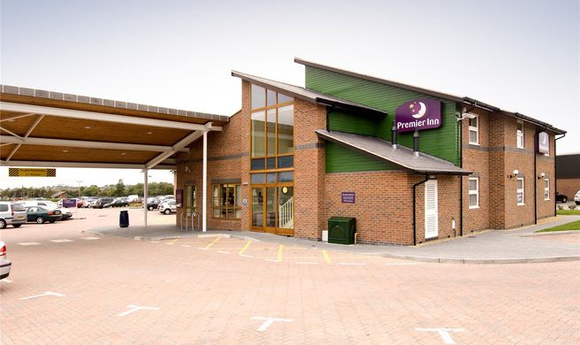 Premier Inn Hinckley Exterior