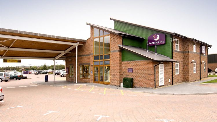 Premier Inn Hinckley Exterior