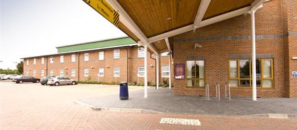 Premier Inn Hinckley Exterior