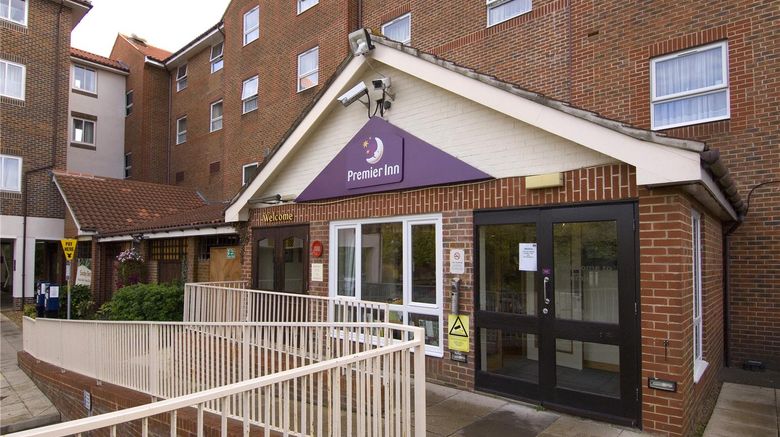 <b>Premier Inn Hastings Exterior</b>. Images powered by <a href="https://iceportal.shijigroup.com/" title="IcePortal" target="_blank">IcePortal</a>.