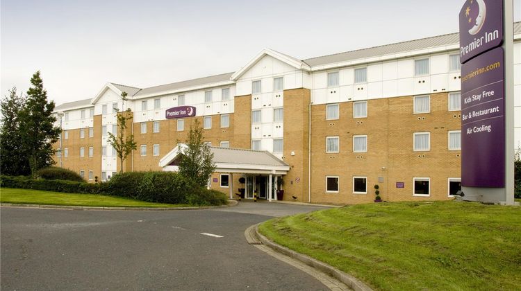 Premier Inn Leeds City West Exterior