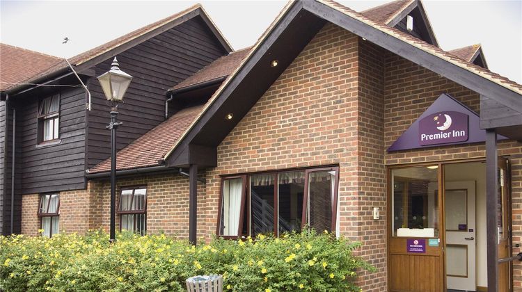 Premier Inn Sandhurst Exterior