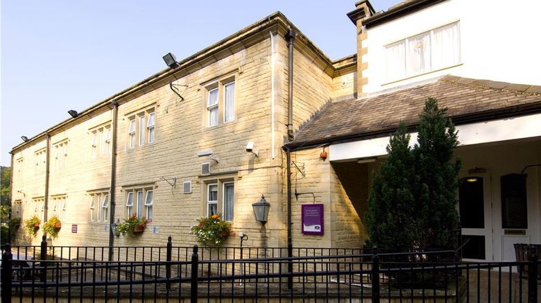 <b>Premier Inn Stroud Exterior</b>. Images powered by <a href="https://iceportal.shijigroup.com/" title="IcePortal" target="_blank">IcePortal</a>.