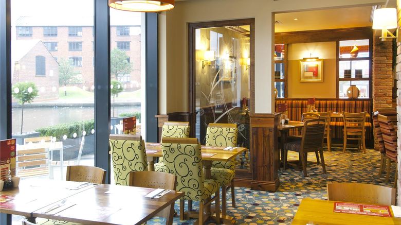 <b>Premier Inn Walsall Town Centre Restaurant</b>. Images powered by <a href="https://iceportal.shijigroup.com/" title="IcePortal" target="_blank">IcePortal</a>.