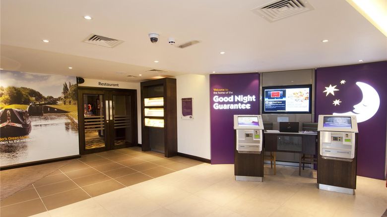 <b>Premier Inn Walsall Town Centre Lobby</b>. Images powered by <a href="https://iceportal.shijigroup.com/" title="IcePortal" target="_blank">IcePortal</a>.