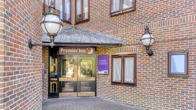 Premier Inn Tonbridge Exterior