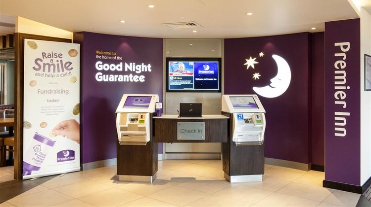 Premier Inn Hotel Woking Town Centre Lobby