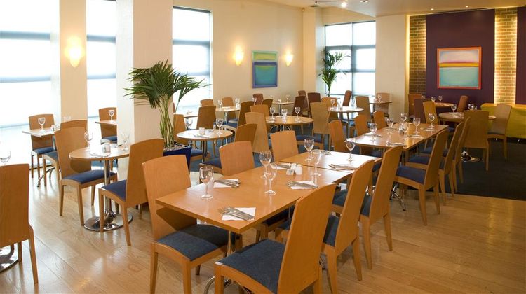 Premier Inn London Wimbledon South Restaurant