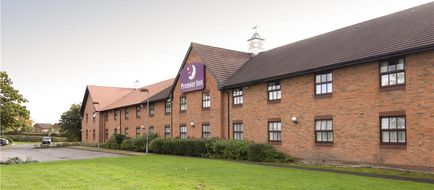Premier Inn Crewe West Exterior
