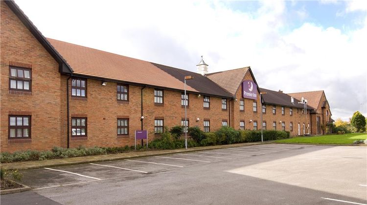 Premier Inn Crewe West Exterior