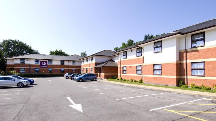 Premier Inn Fareham Exterior