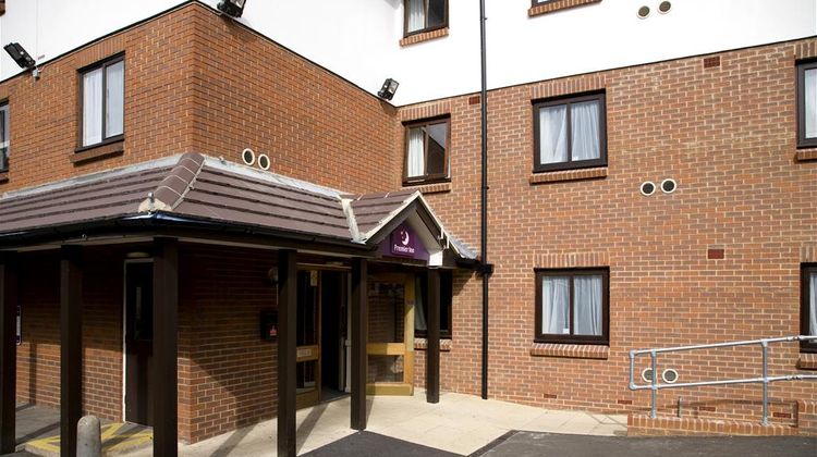 Premier Inn London Hayes Heathrow(North) Exterior