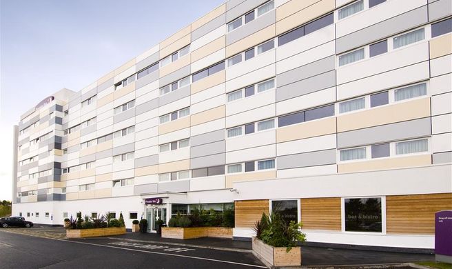 Premier Inn Manchester Airport South Exterior