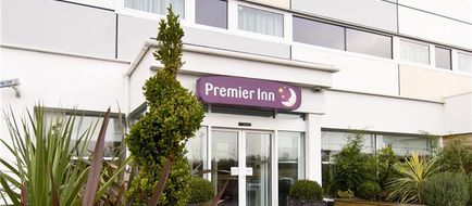 Premier Inn Manchester Airport South Exterior