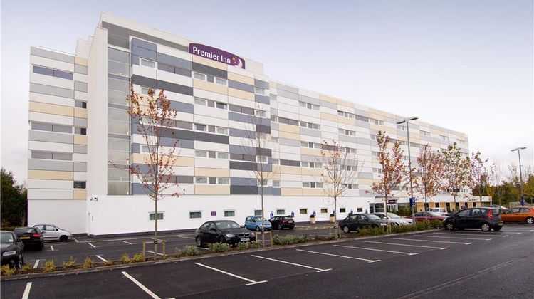 Premier Inn Manchester Airport South Exterior