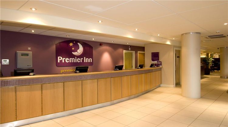Premier Inn Manchester Airport South Lobby