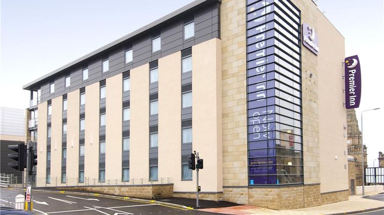 Premier Inn Halifax Town Centre Exterior