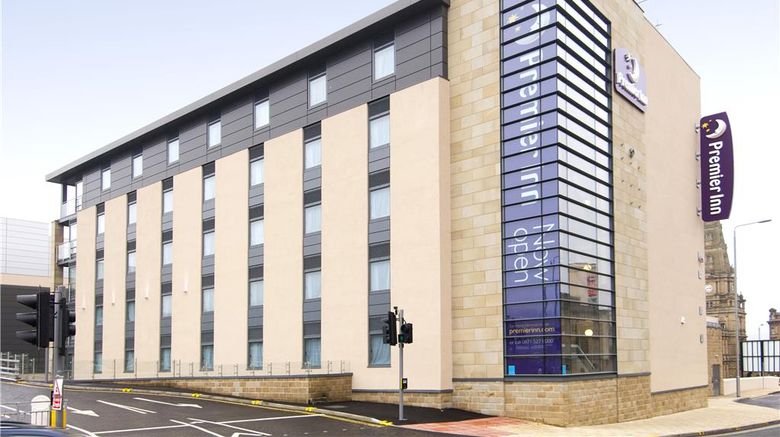 <b>Premier Inn Halifax Town Centre Exterior</b>. Images powered by <a href="https://iceportal.shijigroup.com/" title="IcePortal" target="_blank">IcePortal</a>.