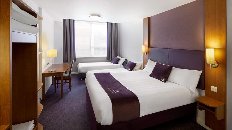 <b>Premier Inn Halifax Town Centre Room</b>. Images powered by <a href="https://iceportal.shijigroup.com/" title="IcePortal" target="_blank">IcePortal</a>.