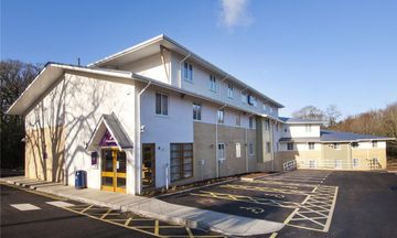 Premier Inn Christchurch / Highcliffe
