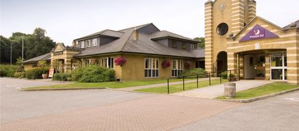 Premier Inn Aldershot Exterior