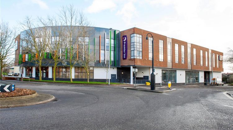 Premier Inn Trowbridge Exterior