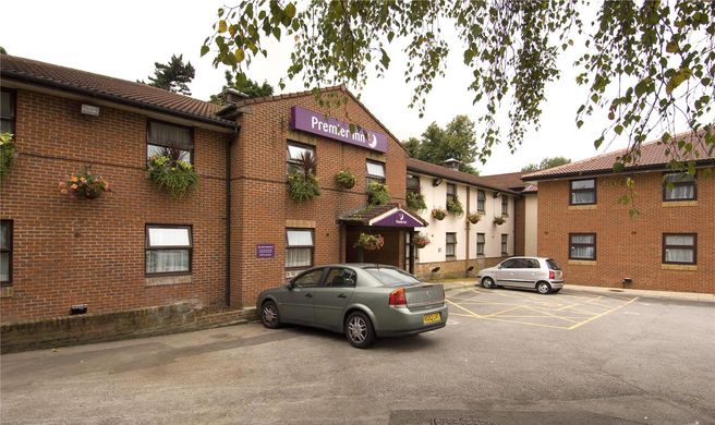 Premier Inn Nottingham South Exterior