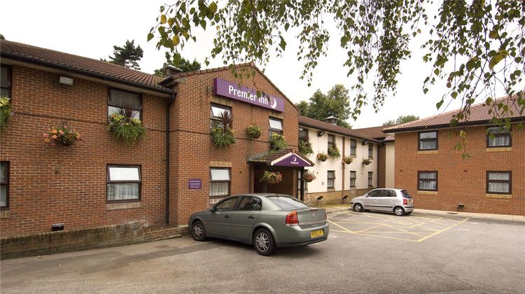 Premier Inn Nottingham South Exterior