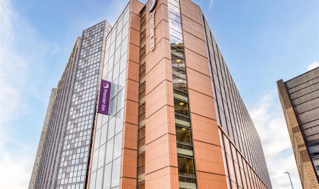 Premier Inn London Hammersmith Exterior
