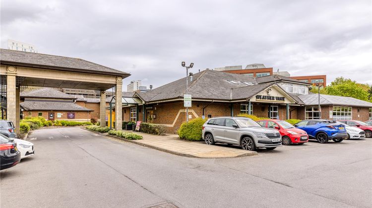 Premier Inn Bracknell Central Exterior