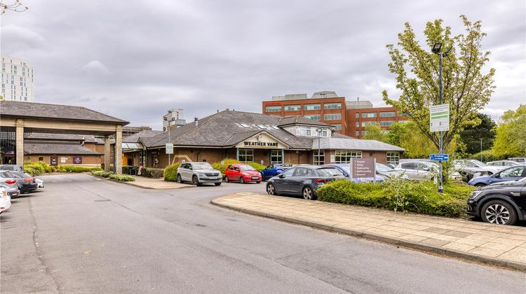 Premier Inn Bracknell Central Exterior