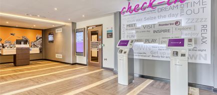 Premier Inn Milton Keynes - Willen Lake Lobby