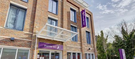 Premier Inn Haywards Heath Exterior