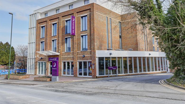 <b>Premier Inn Haywards Heath Exterior</b>. Images powered by <a href="https://iceportal.shijigroup.com/" title="IcePortal" target="_blank">IcePortal</a>.
