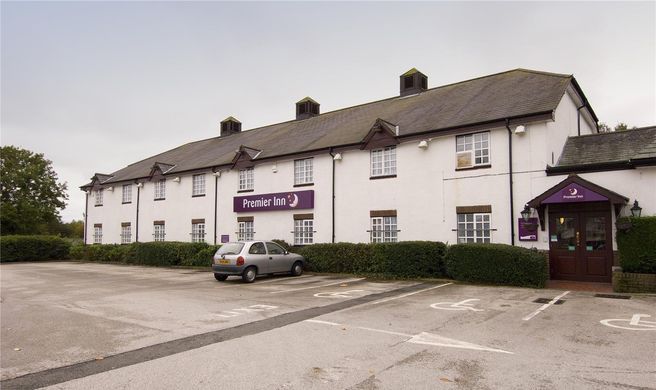 Premier Inn Wirral (Greasby) Exterior