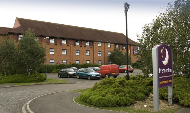 Premier Inn York South West Exterior