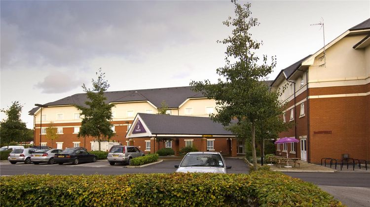 Premier Inn Warrington (M6-J21) Exterior