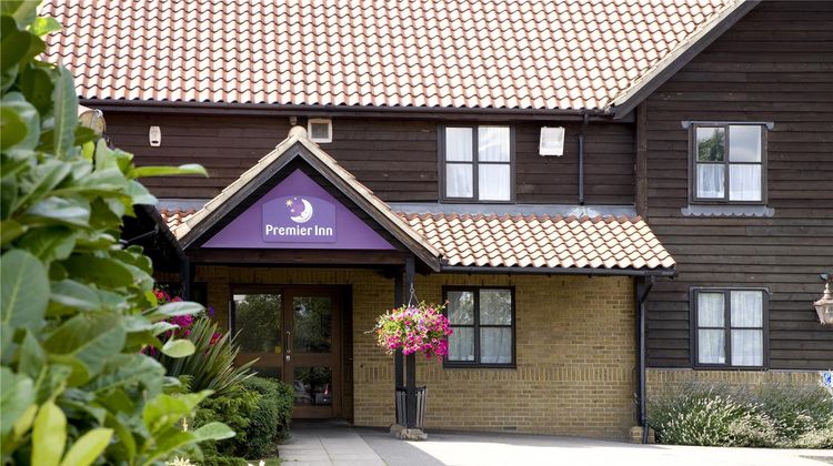 Premier Inn Basildon South Exterior