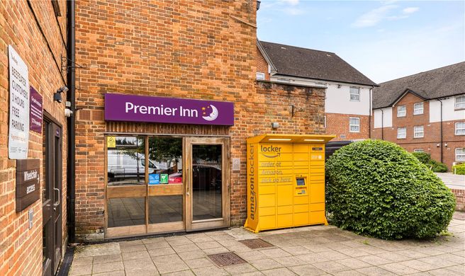 Premier Inn London Harrow Exterior