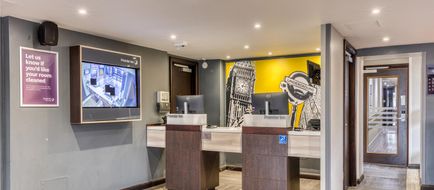 Premier Inn London Harrow Lobby