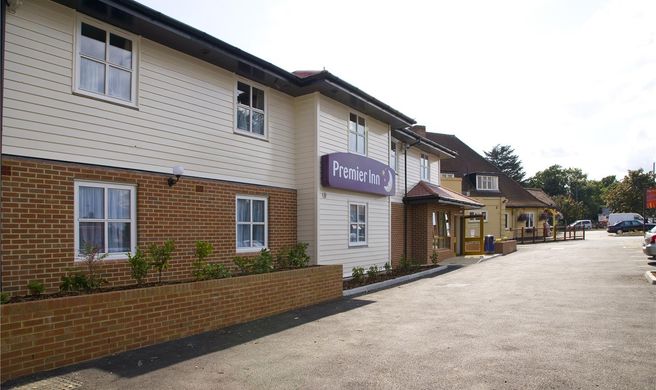 Premier Inn London Twickenham East Exterior