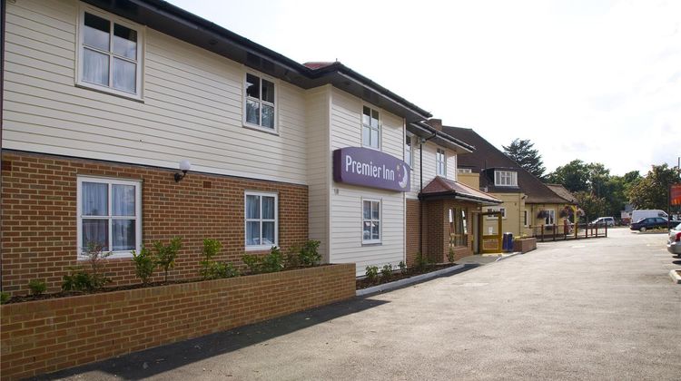 Premier Inn London Twickenham East Exterior