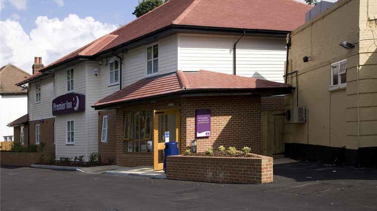 Premier Inn London Twickenham East Exterior