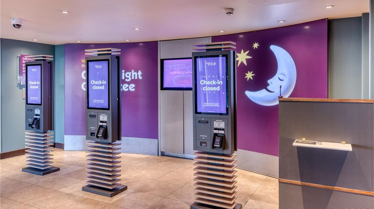 Premier Inn Southampton City Centre Lobby