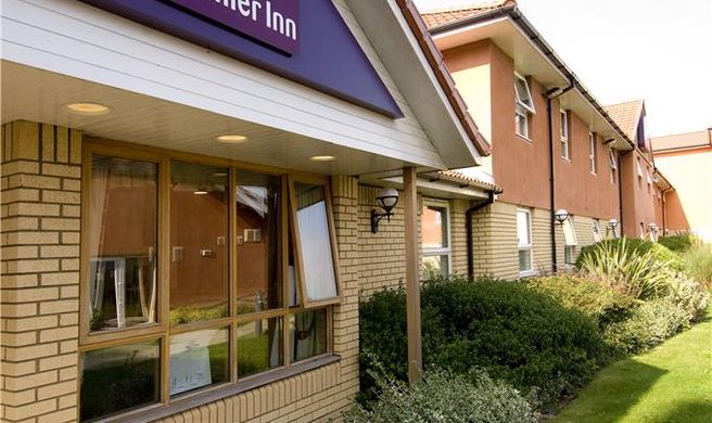 Premier Inn Bridgwater Exterior