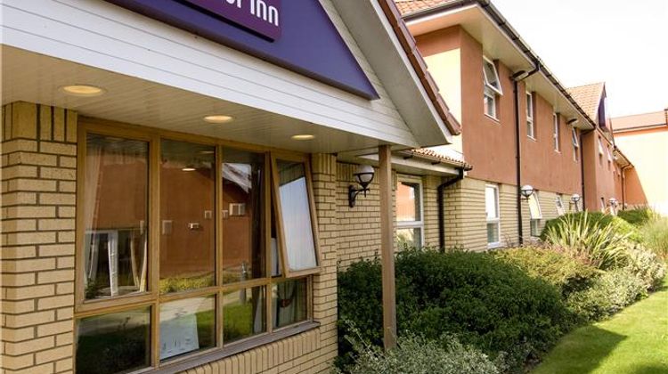 Premier Inn Bridgwater Exterior