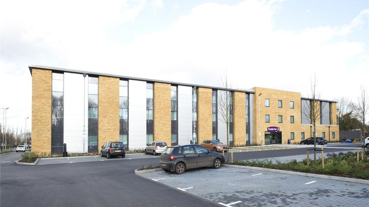 Premier Inn London Uxbridge Exterior